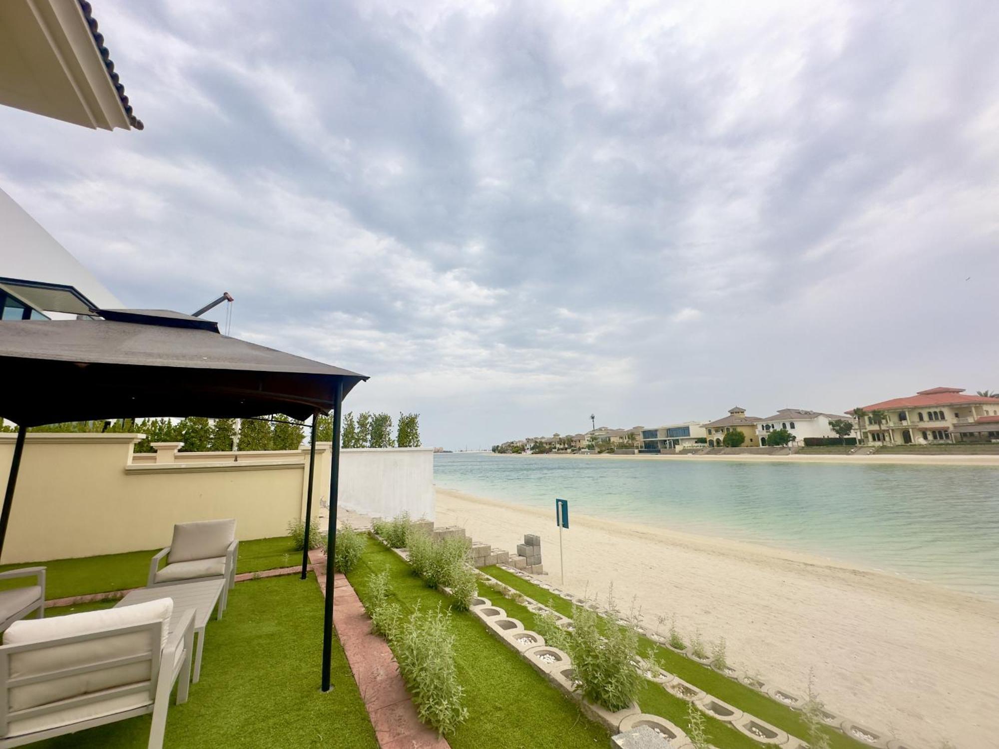 Villa Frond F, Palm Jumeirah - Mint Dubai