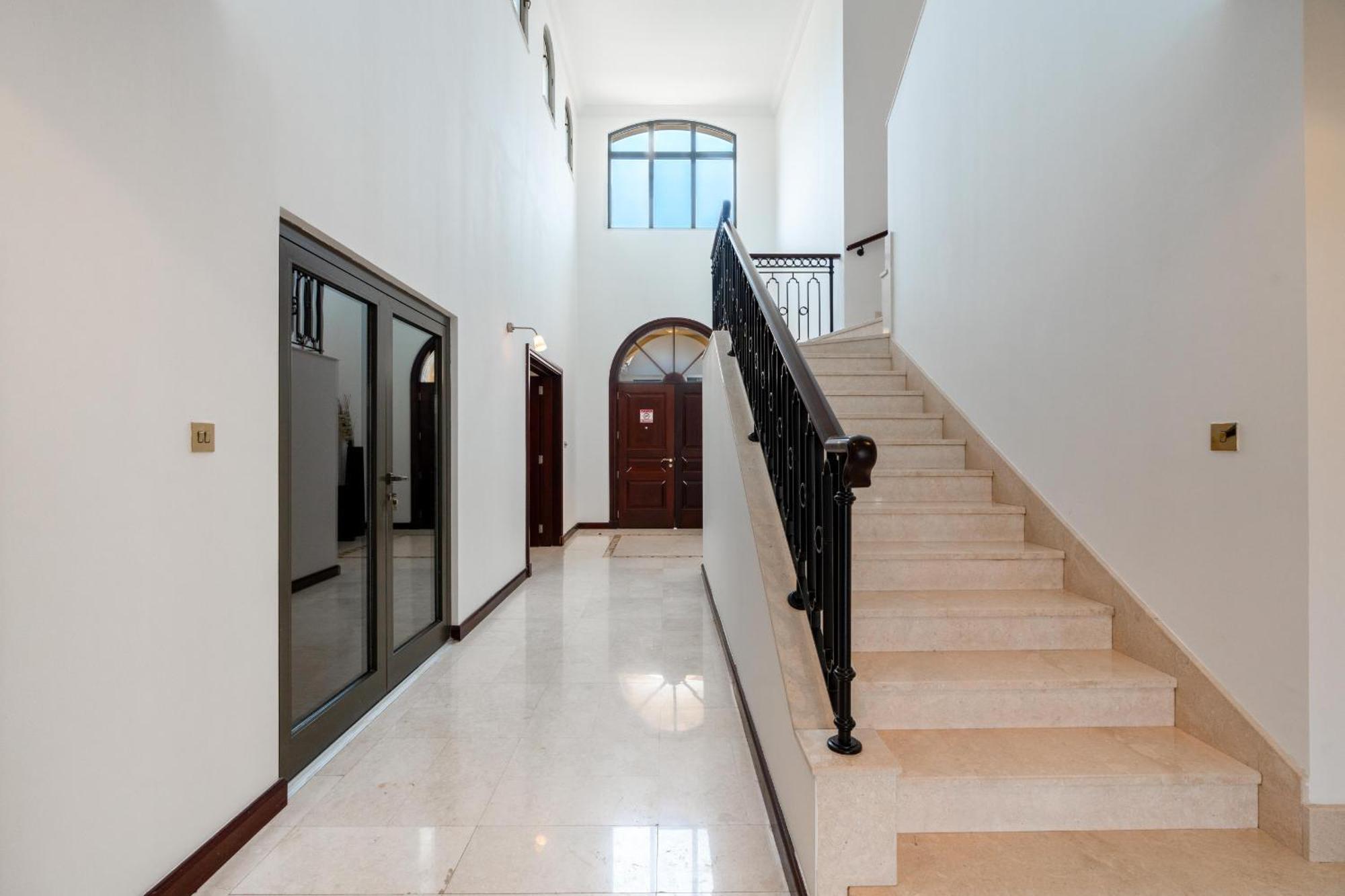 Frond F, Palm Jumeirah - Mint Dubai