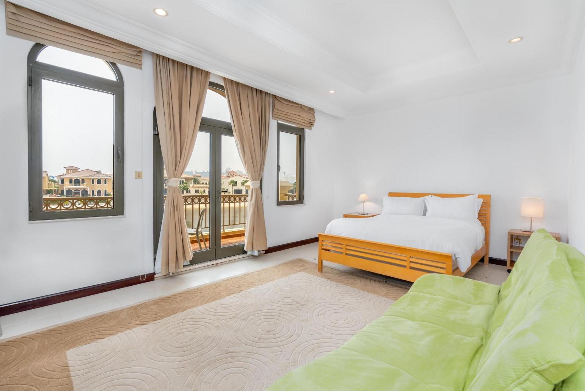 Frond F, Palm Jumeirah - Mint * Dubai