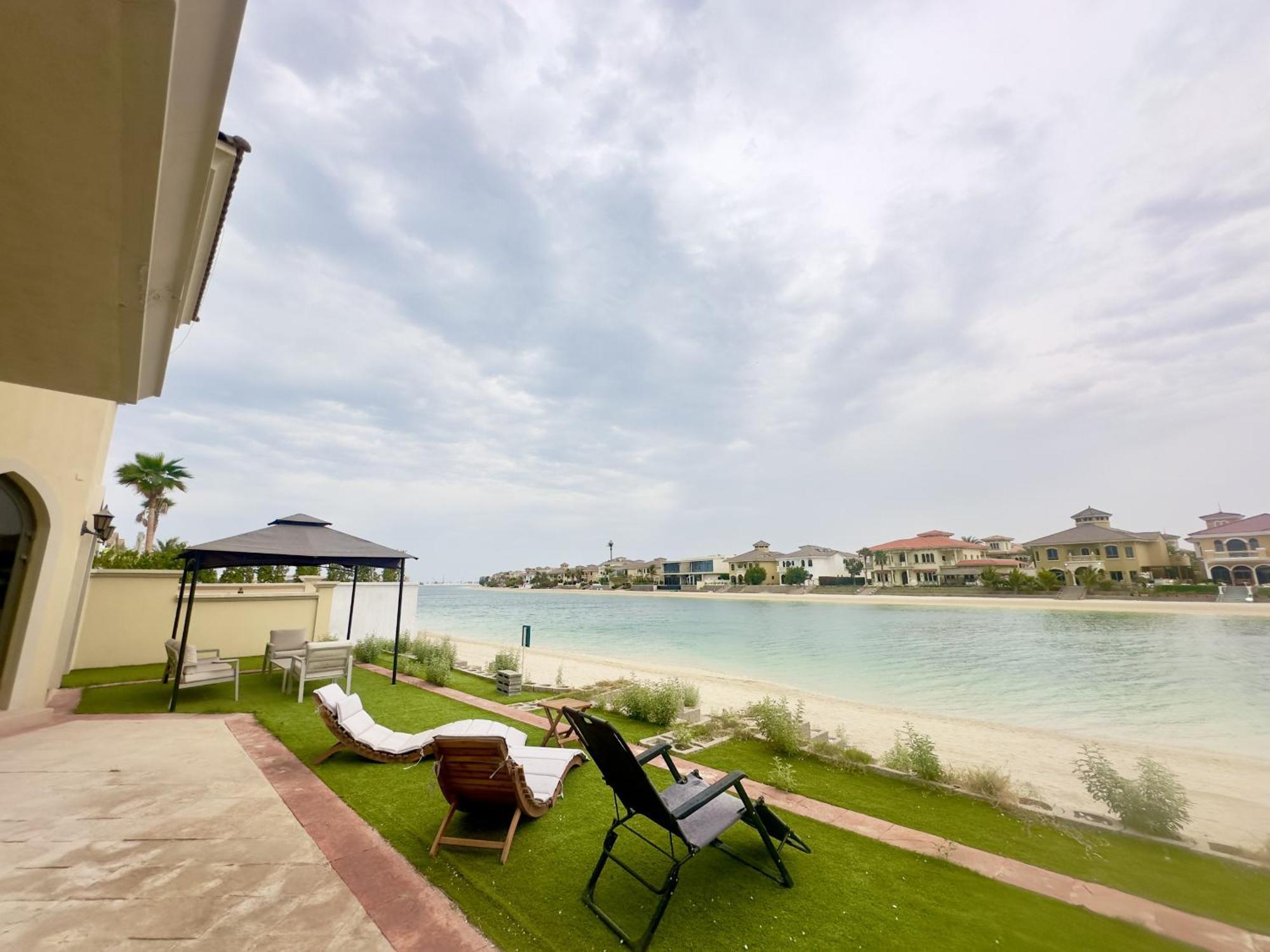 Villa Frond F, Palm Jumeirah - Mint Dubai